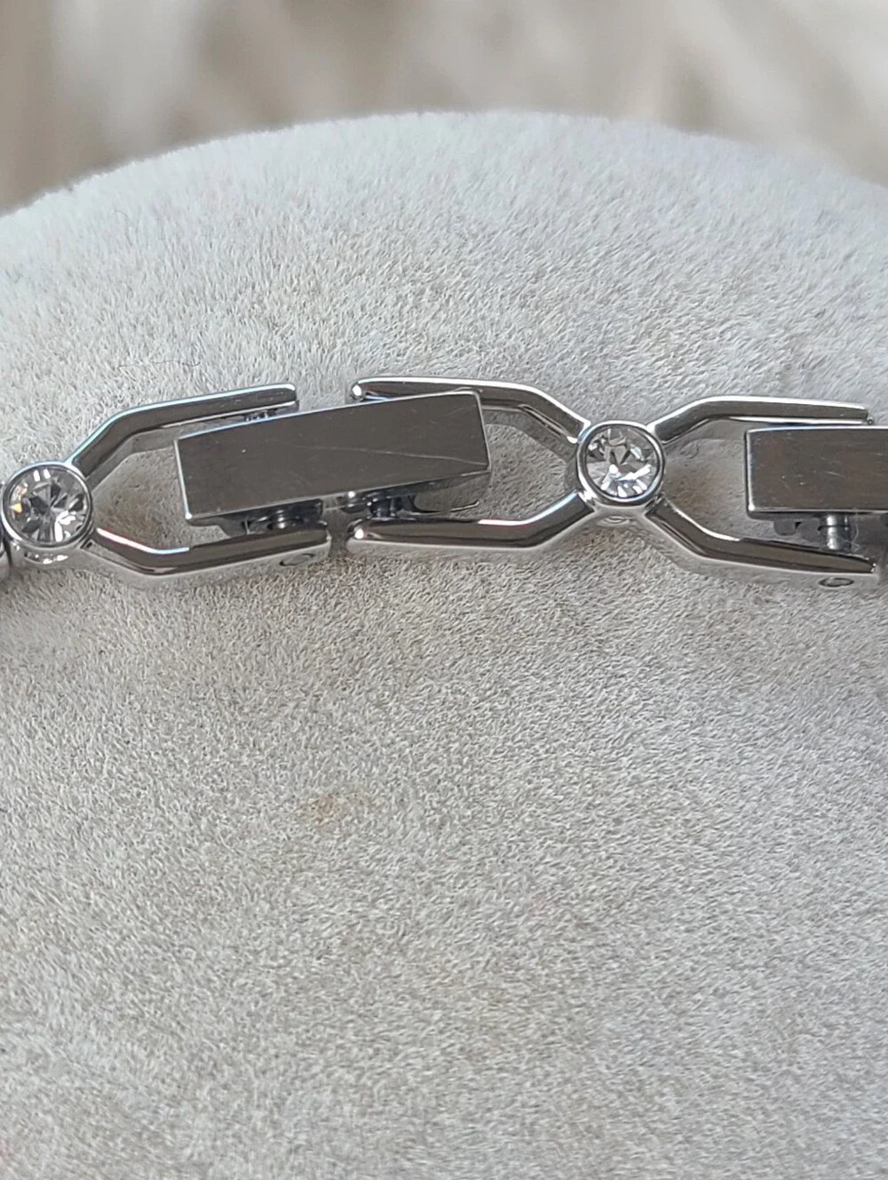 Imber Emily Tennis Bracelet Round Cut, Rhodium Plated- Excellent Condition